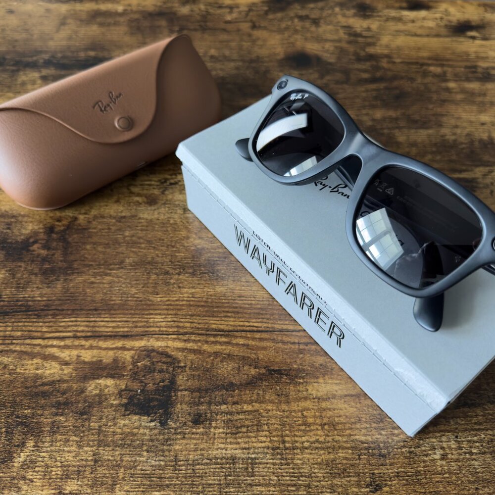 Ray-Ban Meta Wayfarer Smart Glasses – Matte Black, Polarized – Excellent Conditi